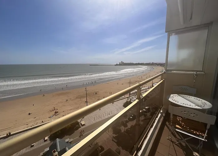 2* Avec Balcon Face A La Mer, Ascenseur, Proche Et Commerces, 2 Pers. - Fr-1-197-387 * Les Sables-dʼOlonne